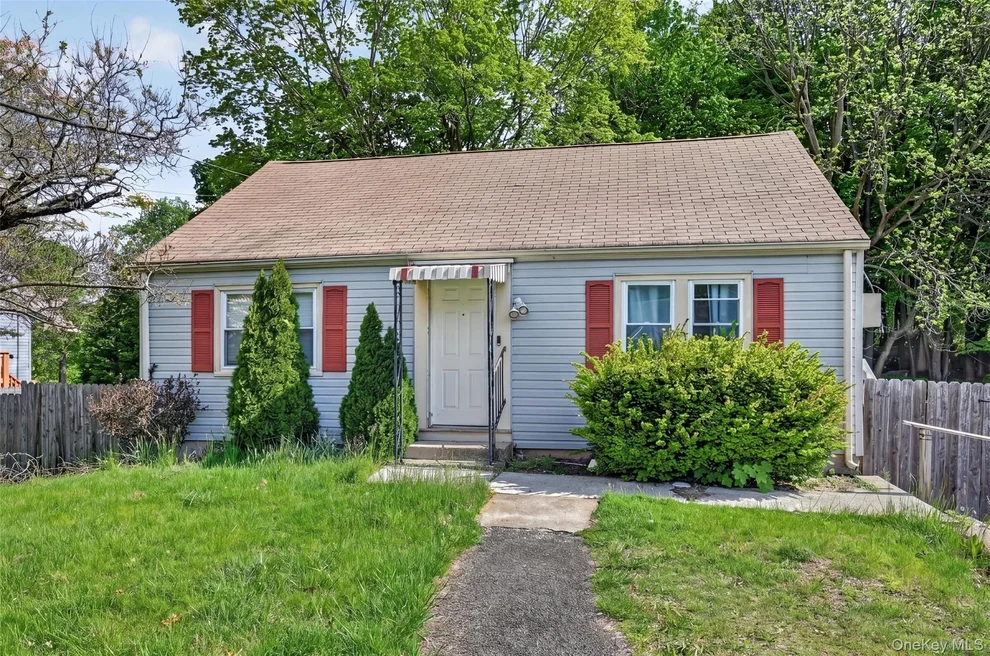 Unit for sale at 20 Hilltop Drive, New Windsor, NY 12553
