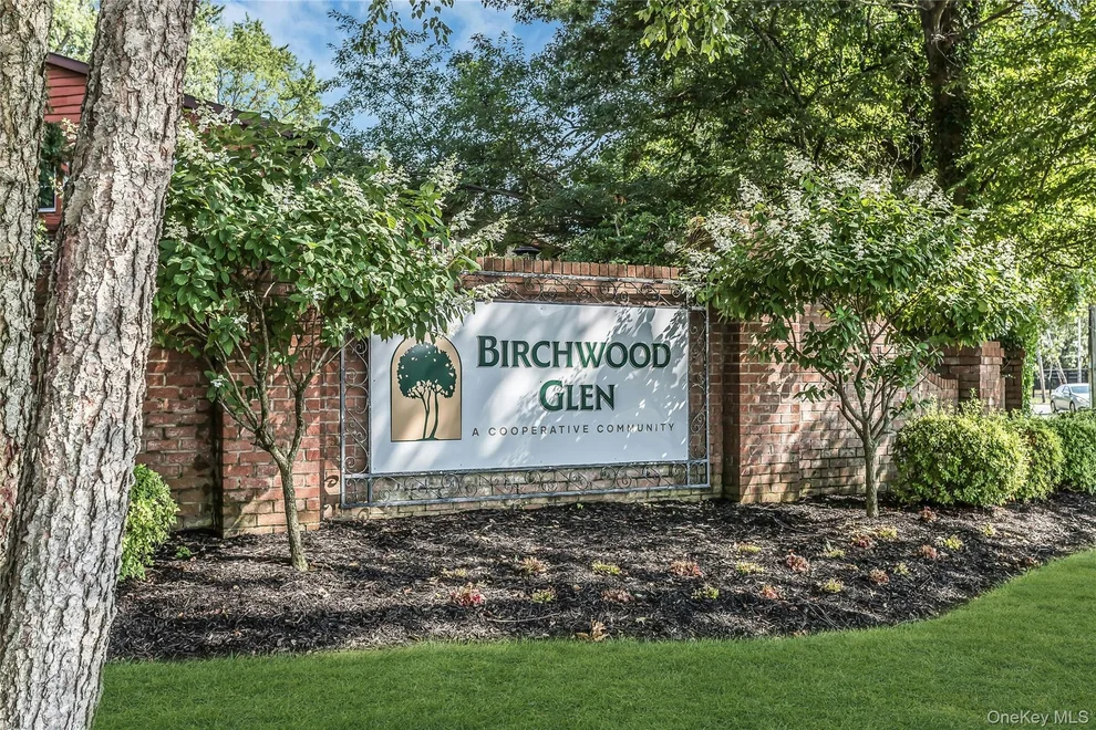 Unit for sale at 25 Glen Hollow, Brookhaven, NY 11742