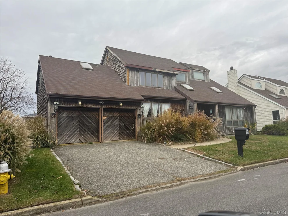 Unit for sale at 815 Anthony Drive, Babylon, NY 11757