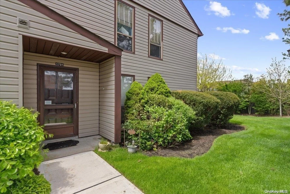 Unit for sale at 100 Daly Boulevard, Hempstead, NY 11572