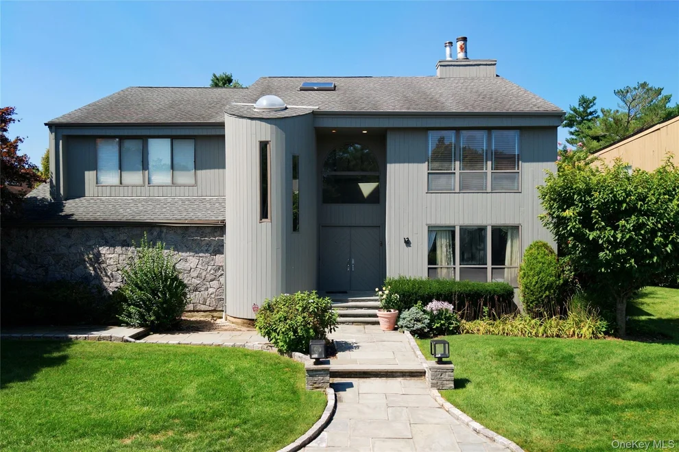Unit for sale at 12 Princeton Drive, Oyster Bay, NY 11791