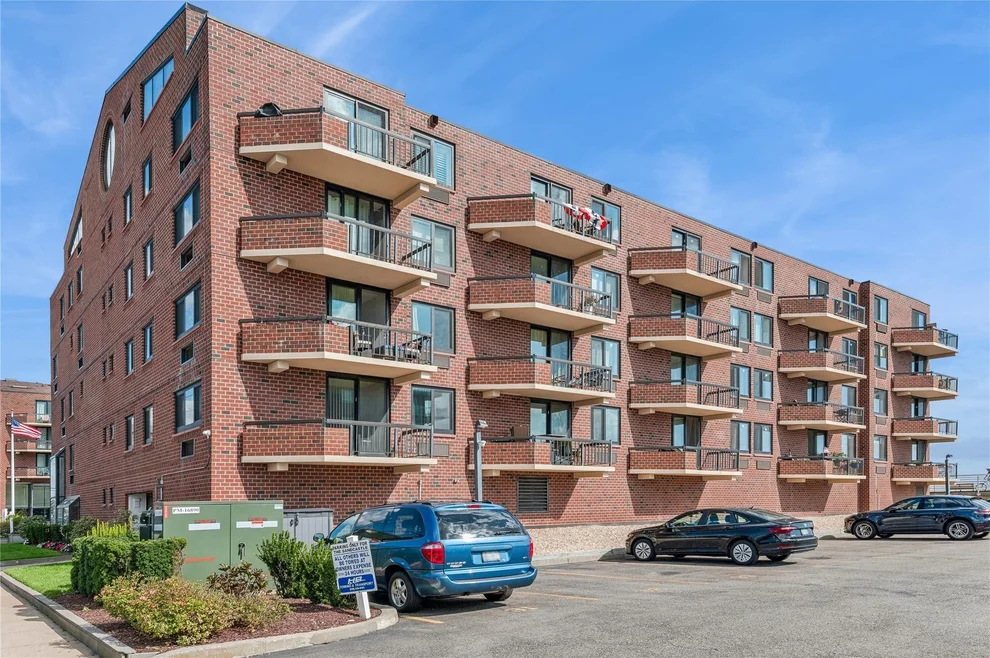 Unit for sale at 750 W Broadway, Long Beach, NY 11561