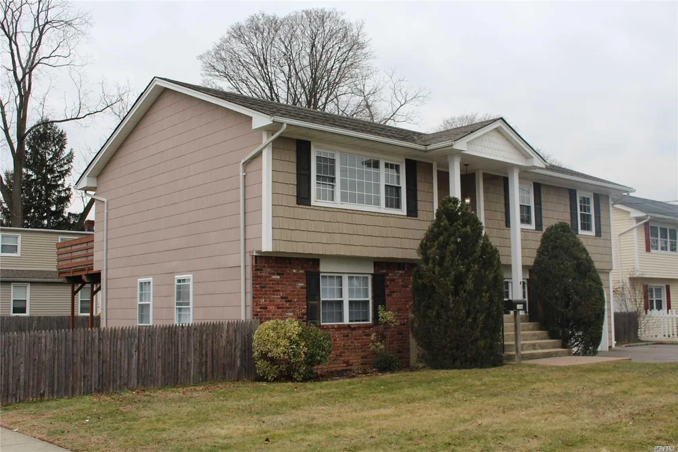 Unit for sale at 146 Bay Avenue, Oyster Bay, NY 11801
