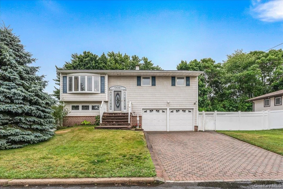 Unit for sale at 194 Missouri Avenue, Islip, NY 11706