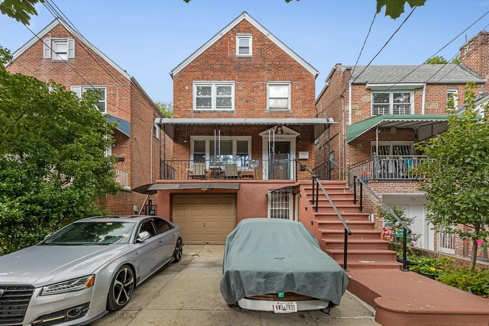 Unit for sale at 2129 Muliner Avenue, New York, NY 10462