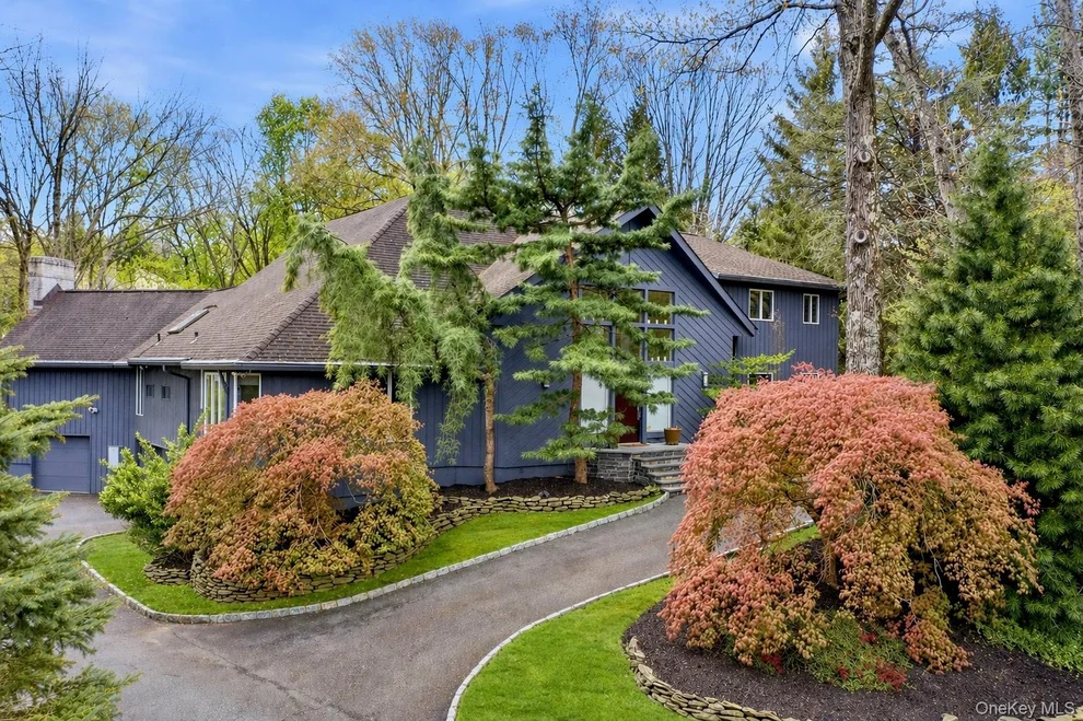 Unit for sale at 13 Zeck Court, Ramapo, NY 10901