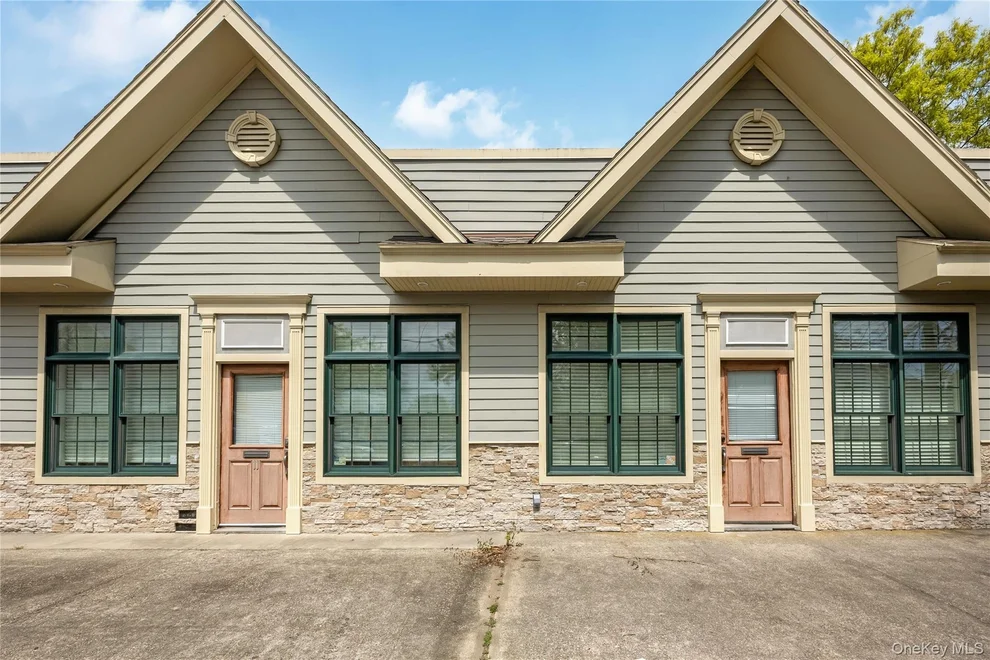 Unit for sale at 11 S Park Avenue, Islip, NY 11706