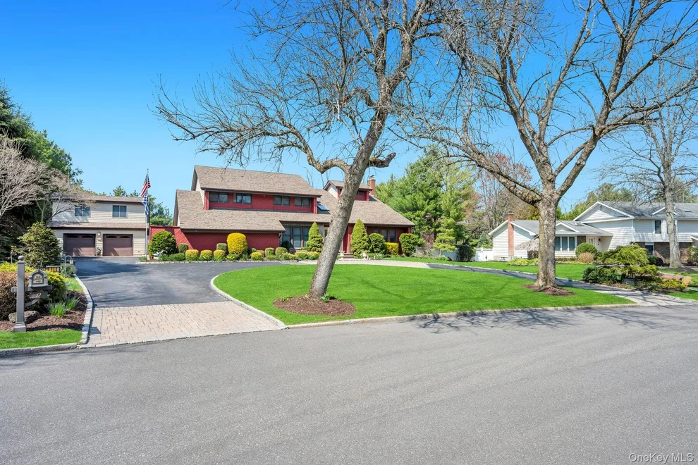 Unit for sale at 9 Artisan Avenue, Huntington, NY 11743