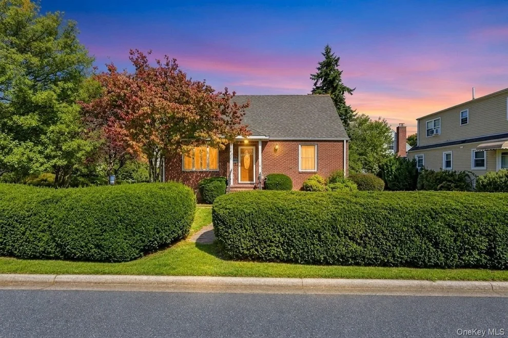 Unit for sale at 31 Charles Street, Oyster Bay, NY 11801