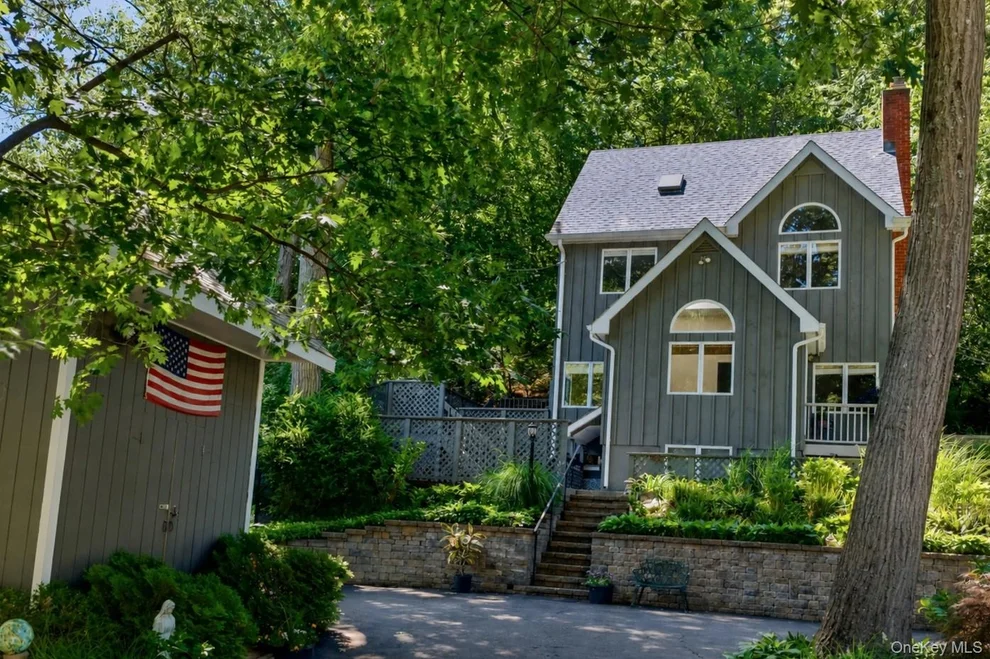 Unit for sale at 47 Oakdale Drive, Huntington, NY 11721