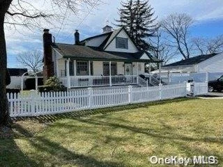 Unit for sale at 258 N Oak Street, Oyster Bay, NY 11758