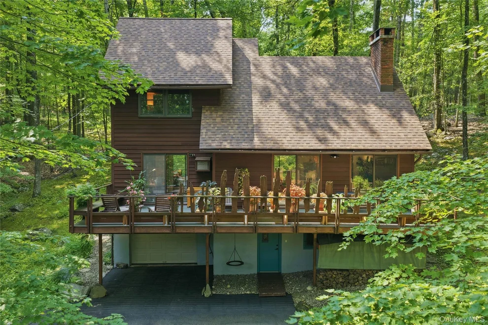 Unit for sale at 9 Crescent Lane, New Paltz, NY 12561