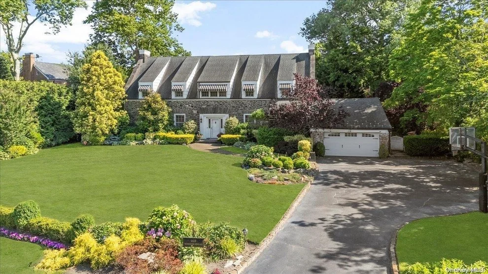 Unit for sale at 163 Woodmere Boulevard S, Hempstead, NY 11598