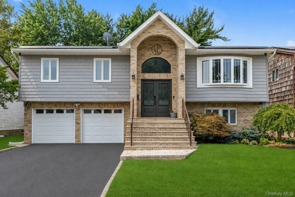 Unit for sale at 46 Valley Lane E, Hempstead, NY 11581