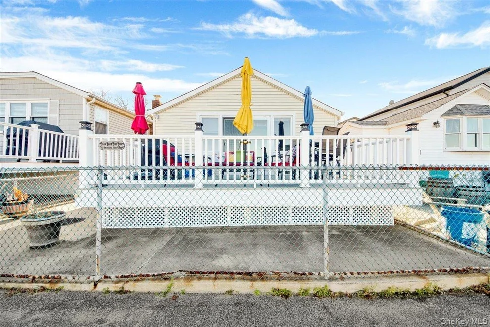 Unit for sale at 6 Edgewater Park, New York, NY 10465