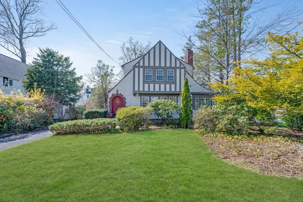 Unit for sale at 45 Lookout Circle, Mamaroneck, NY 10538