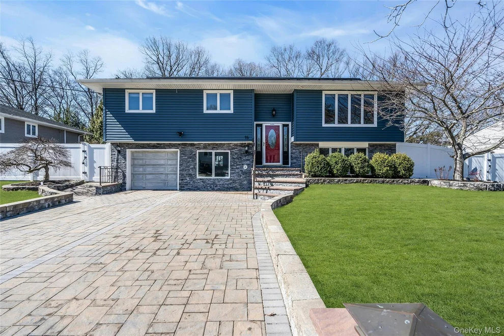 Unit for sale at 15 Fairway Drive, Oyster Bay, NY 11804