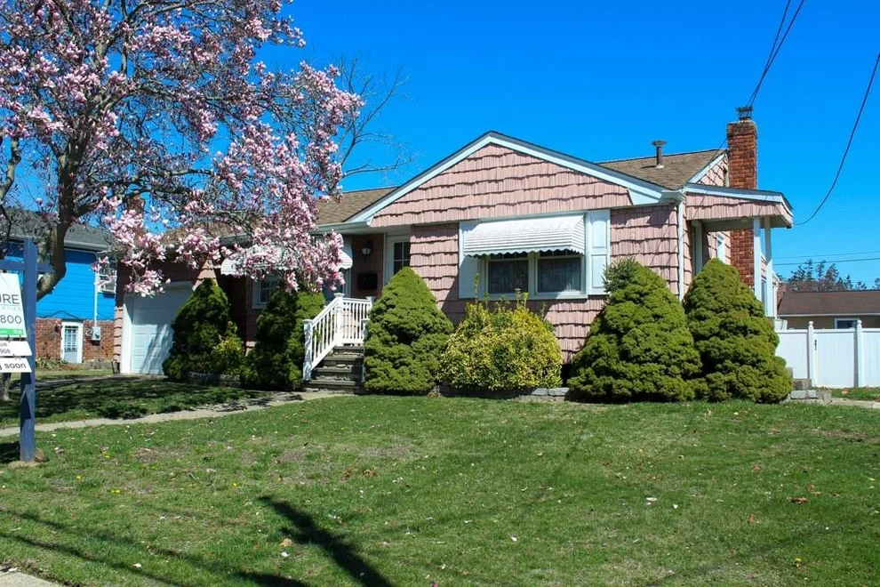 Unit for sale at 333 O' Connor Road, Babylon, NY 11703