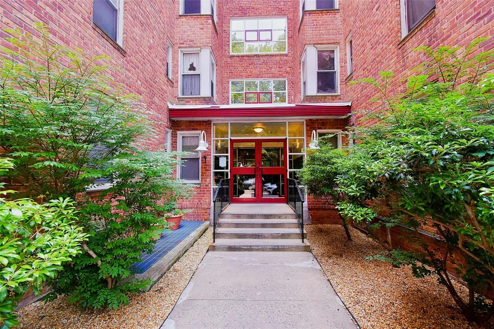 Unit for sale at 2 Louisiana Avenue, Yonkers, NY 10708