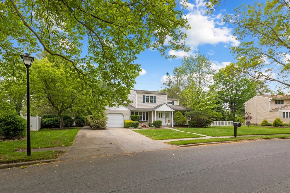 Unit for sale at 7 Kinsella Street, Huntington, NY 11746