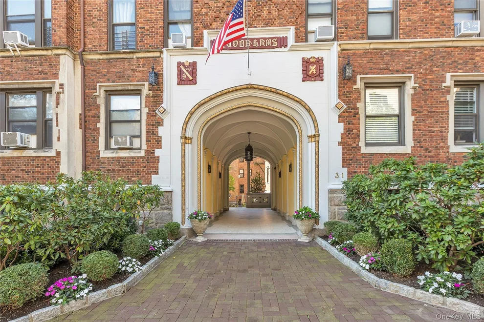 Unit for sale at 31 Pondfield Road W, Yonkers, NY 10708