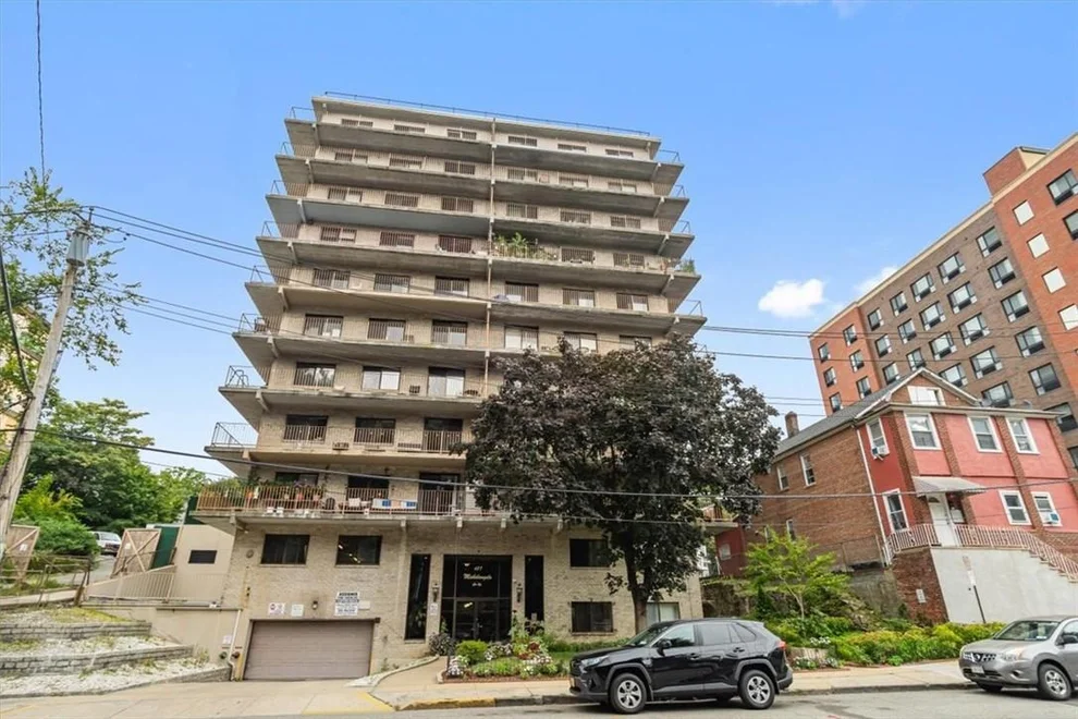 Unit for sale at 687 Bronx River Road, Yonkers, NY 10704