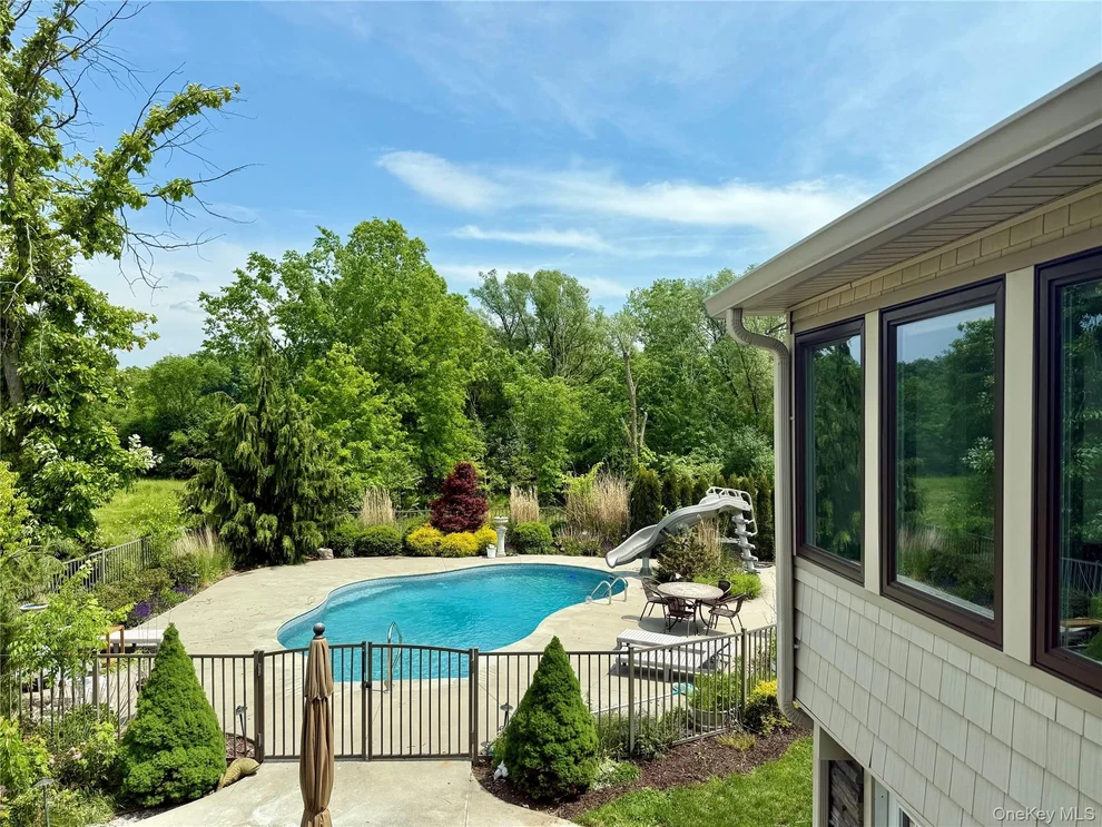 Unit for sale at 26 Bridle Lane, Chester Town, NY 10918