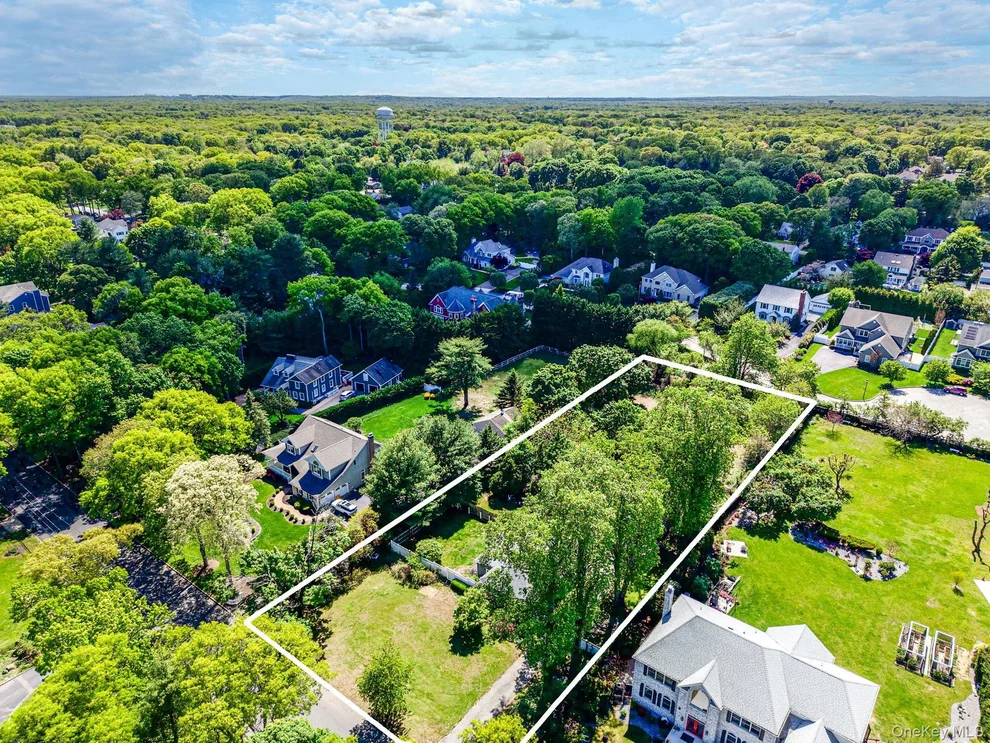 Unit for sale at 20 Hillside Avenue, Smithtown, NY 11780