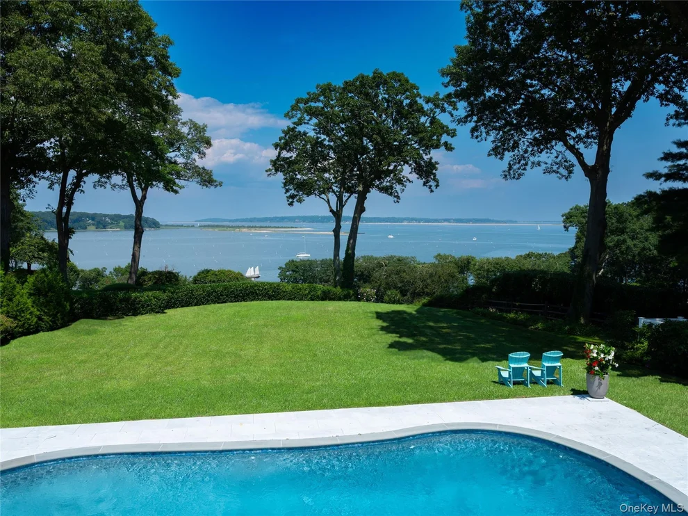 Unit for sale at 14 Heather Lane, Huntington, NY 11743