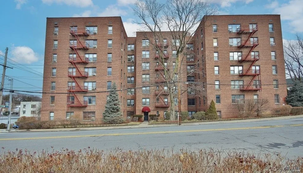 Unit for sale at 95 Sedgewick Avenue, Yonkers, NY 10705