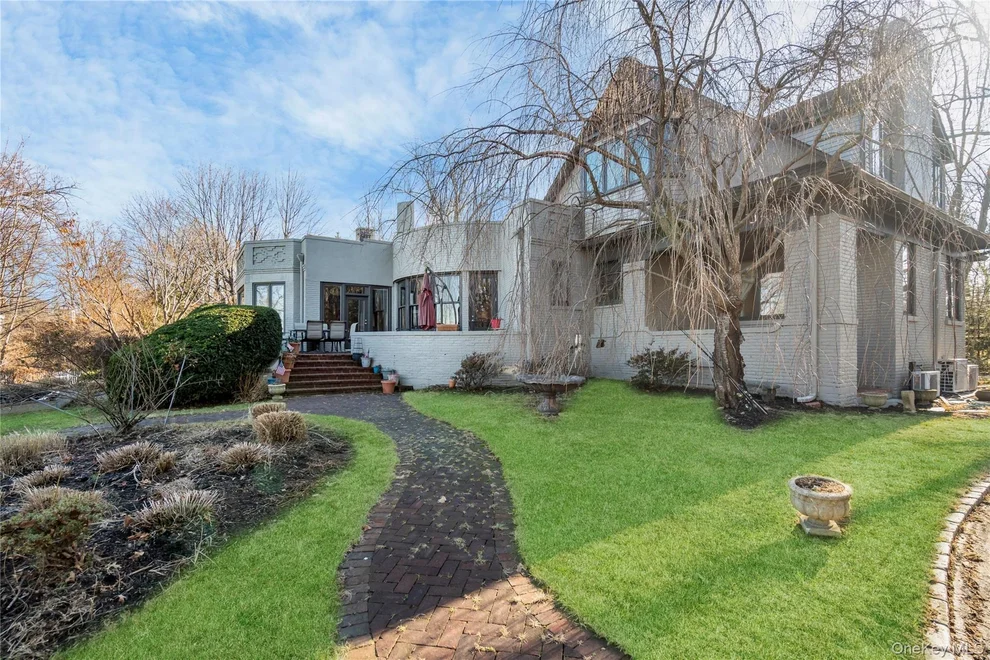 Unit for sale at 5 Cedar Lane, Glen Cove, NY 11542