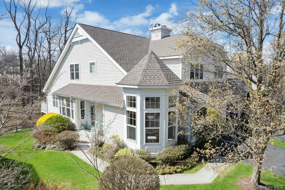 Unit for sale at 18 Briarbrook Drive, Ossining, NY 10510