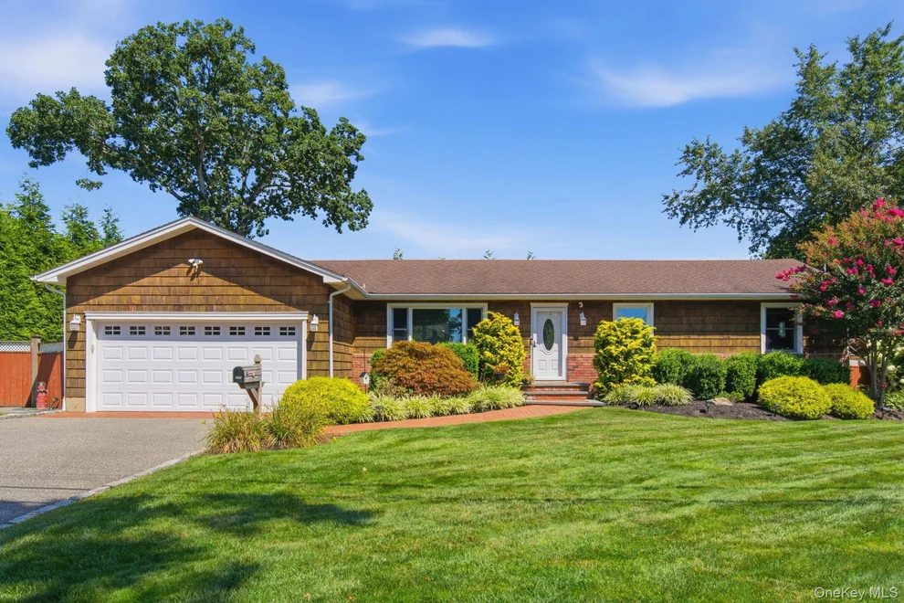 Unit for sale at 215 Walker Street, Babylon, NY 11704