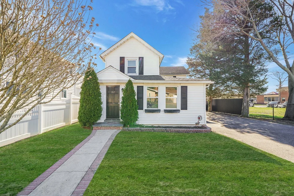 Unit for sale at 267 Smith Avenue, Islip, NY 11751