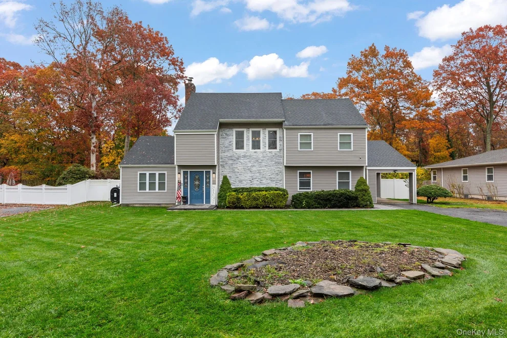 Unit for sale at 17 Diane Court, Smithtown, NY 11767
