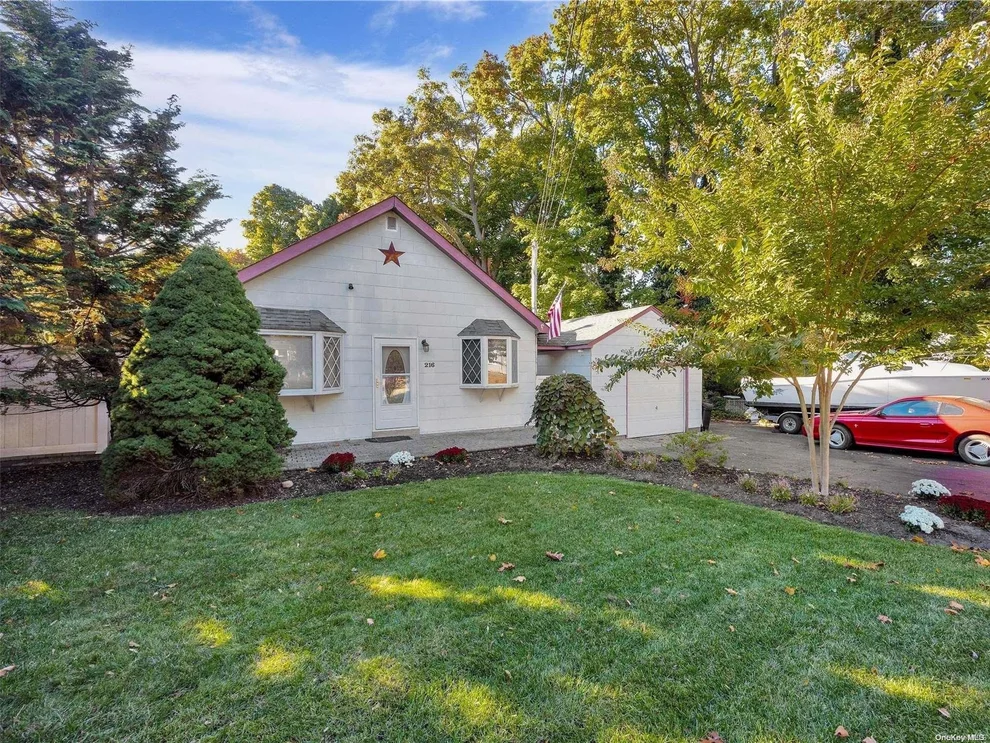Unit for sale at 216 Avenue A, Islip, NY 11779