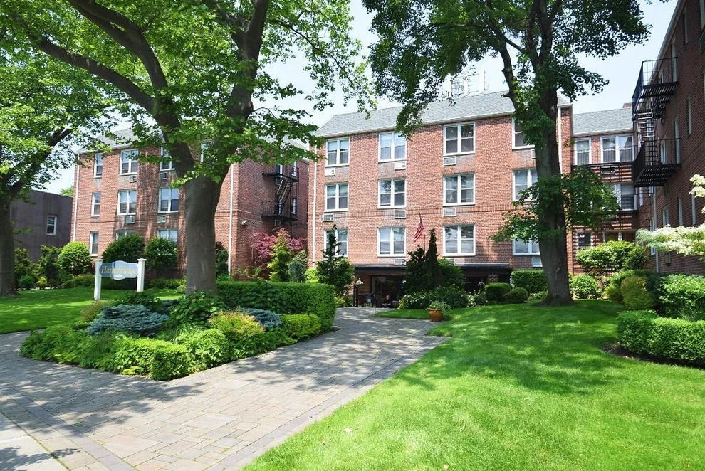 Unit for sale at 16 Main Street, Hempstead, NY 11518