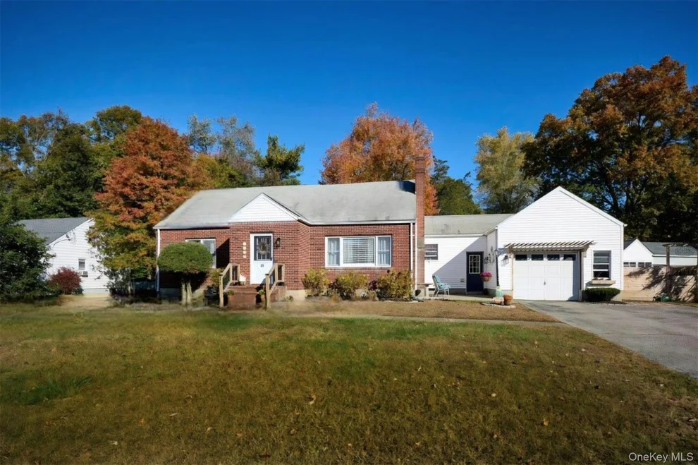Unit for sale at 39 Alda Drive, Poughkeepsie (Town), NY 12603
