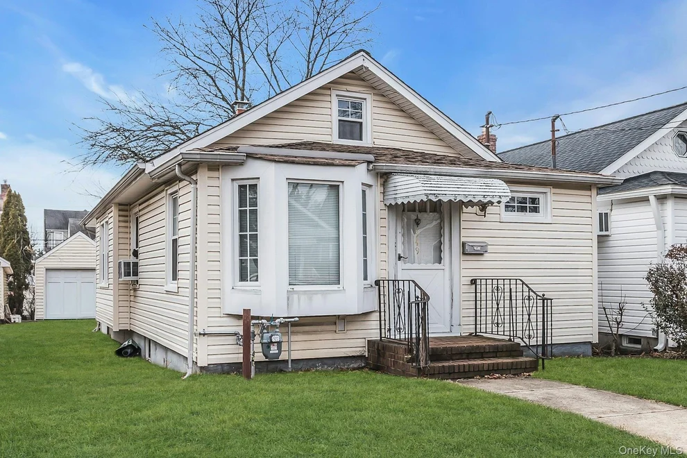 Unit for sale at 949 N 7th Street, North Hempstead, NY 11040