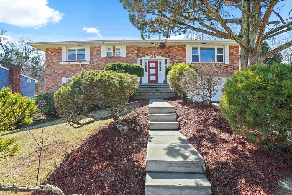 Unit for sale at 48 Sycamore Lane, Greenburgh, NY 10533