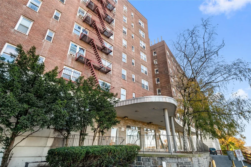 Unit for sale at 2630 Kingsbridge Terrace, New York, NY 10463