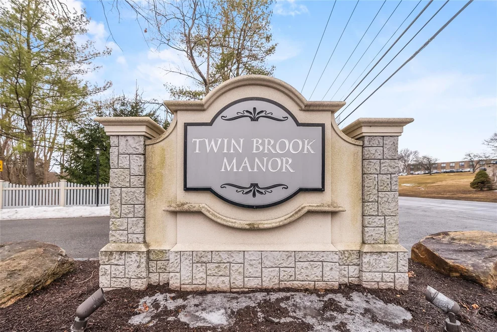Unit for sale at 503 Twin Brook Court, Carmel, NY 10512