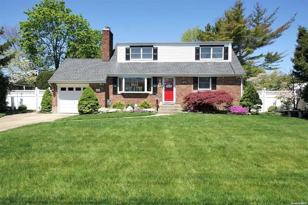 Unit for sale at 55 Alinda Avenue, Islip, NY 11795