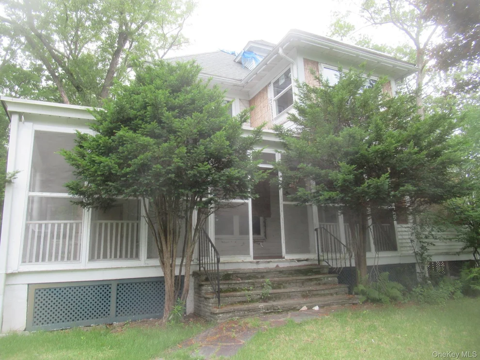 Unit for sale at 40 Weygant Hill, Woodbury, NY 10930