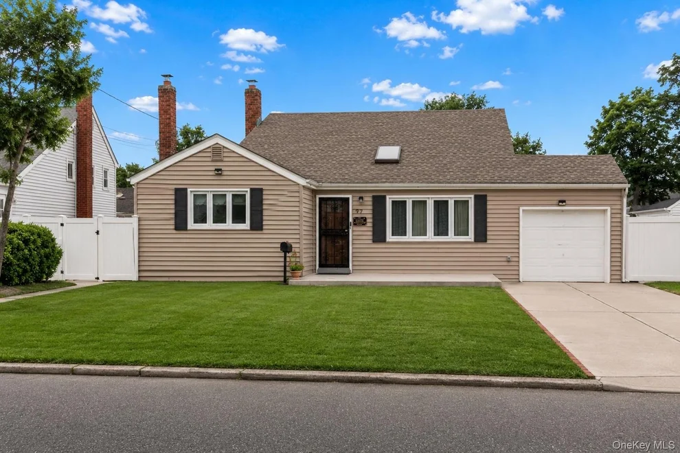 Unit for sale at 92 W 21st Street, Babylon, NY 11729