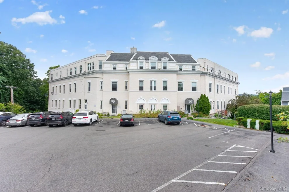 Unit for sale at 3 Waterview Estate, Peekskill, NY 10566