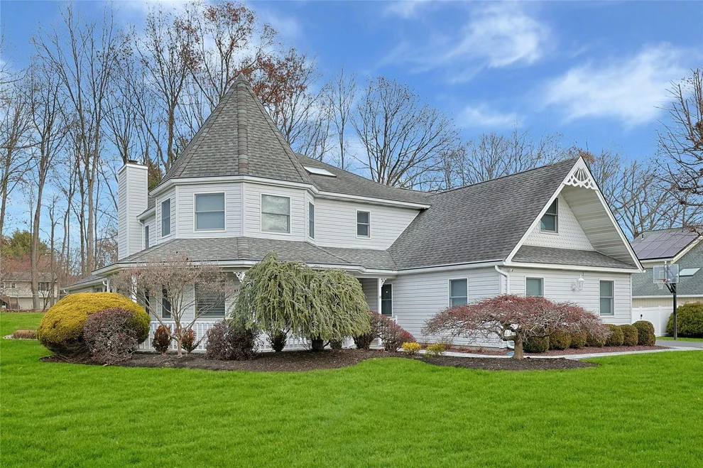 Unit for sale at 14 Cragmere Oval, Clarkstown, NY 10956