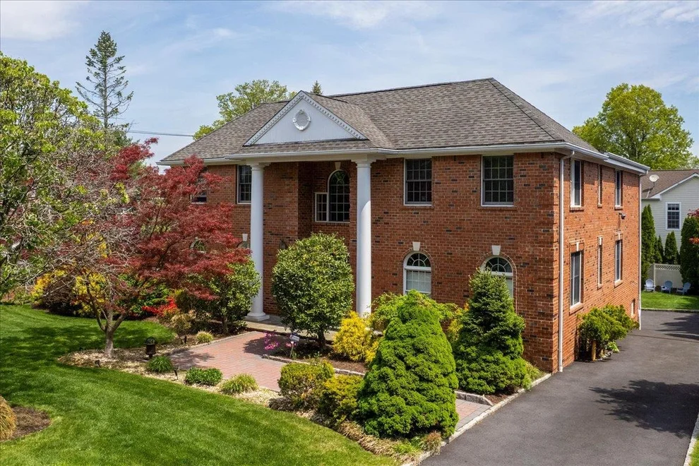 Unit for sale at 1 D'Alessio Court, Eastchester, NY 10583