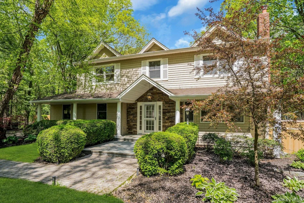 Unit for sale at 7 McCulloch Drive, Huntington, NY 11746