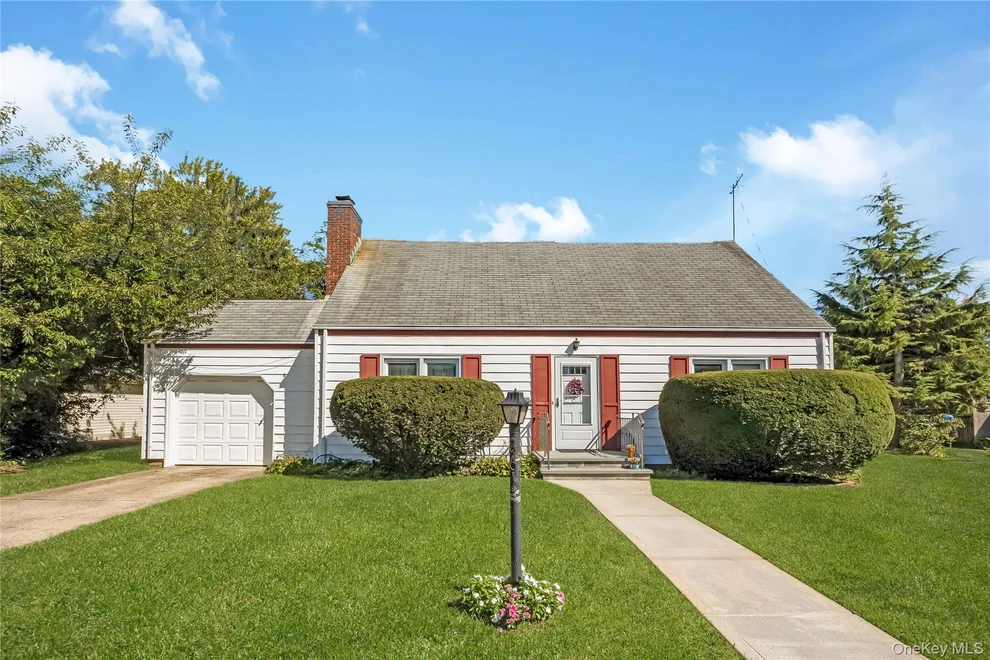 Unit for sale at 26 Dawes Avenue, Babylon, NY 11701